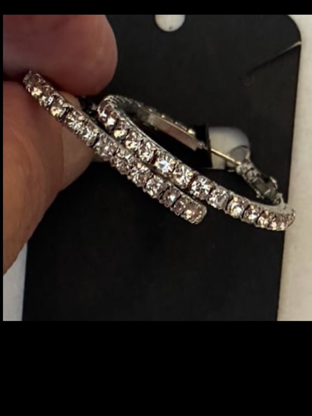 New! Women’s Western Fashion Sparkling Hoop Earrings. Measures 1.4” x 1.4”.